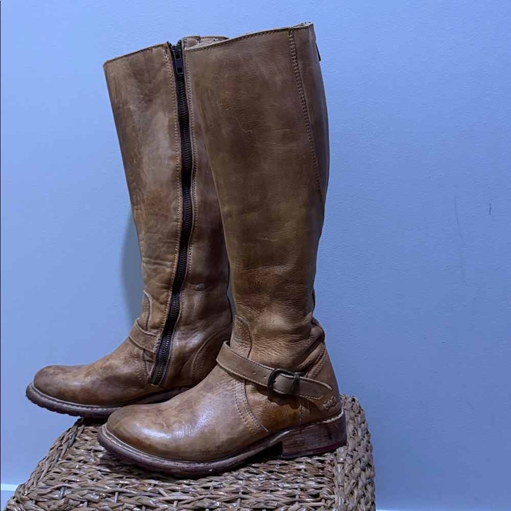 Bed-Stu Knee-High Boots with adjustable calf for the thicker gals like myself🤭 - Picture 4 of 15